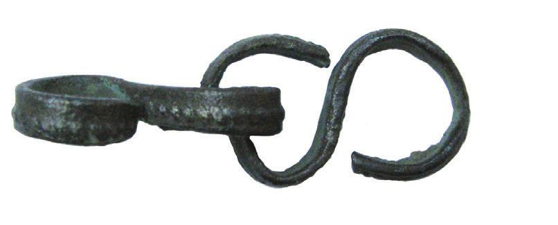 Such hooks could have been used e.g. to attach a knife sheath to a belt (e.g. Mägi 2002, pl. 20: 2 4), but also to hang tinklers, amulets and some smaller commodities (e.g. needle-cases, keys and fire steels) onto breast chains or decorative pins (see Zariņa 2006, figs.