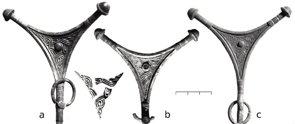 Local shape, foreign decoration 261 Fig. 4. Dress pins from Viidumäe in private hands.