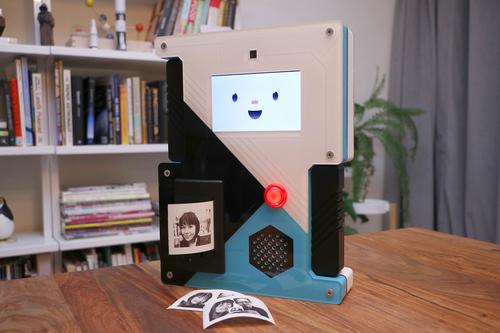 Raspberry Pi Selfie Bot Created by Sophy
