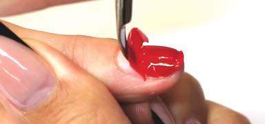 Wrap the refi ned nail with Remover foil soaked with Acryl