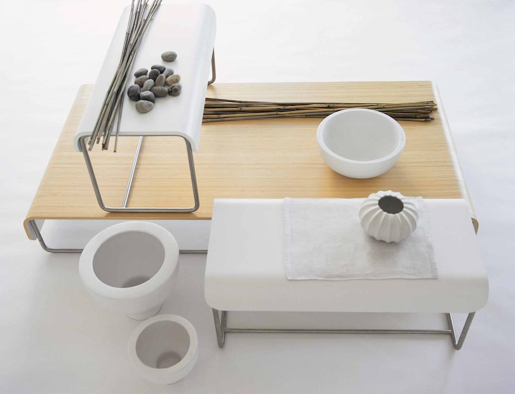 LOSENGE TABLES IN WHITE AND BAMBOO