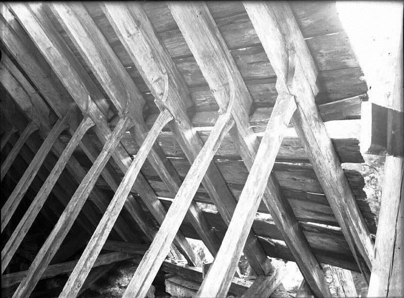 Roof trusses of