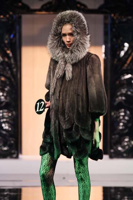 Full Fur Category 2 nd Runner-Up: Elegant coat with hood trimmed with