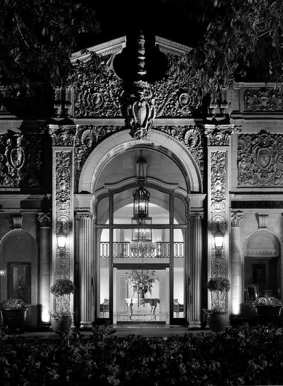 In this legendary setting, Beverly Wilshire offers your group a resort-style destination in the heart of the city taking full advantage of Southern