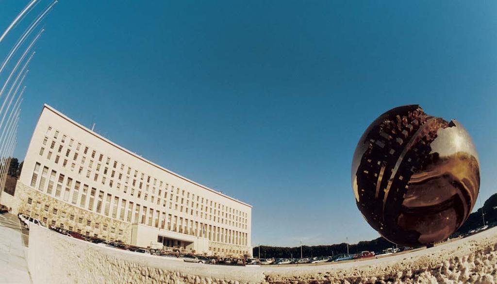 L L L Large Sphere, 1966-1967 bronze, ø 350 cm Rome, Ministry of Foreign Affairs, Piazzale della Farnesina (Photo by Tommaso Lepera) I have always been fascinated by signs, recounts the sculptor,
