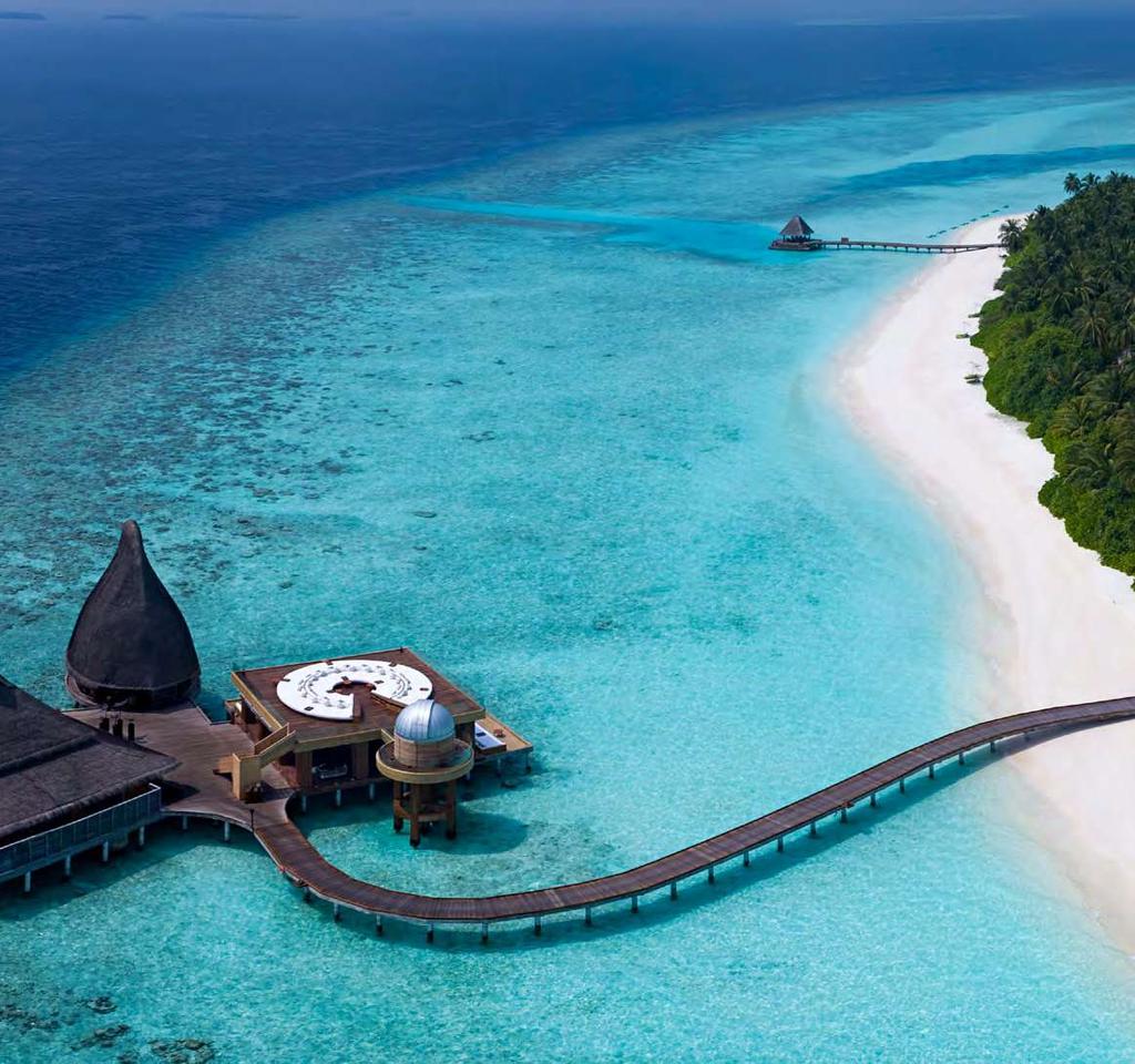 DAZZLING ISLAND FESTIVITIES FOR A SPARKLING CHRISTMAS & NEW YEAR 24 December 2018-7 January 2019 Warming up the holidays with luxury festive experiences on a paradise Maldivian island, Anantara
