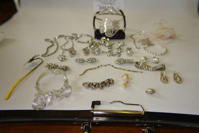 Page: 6 573 COLLECTION OF CLEAR RHINESTONE JEWELRY (10) +/- PAIR OF EARRINGS - (4) NECKLACES -