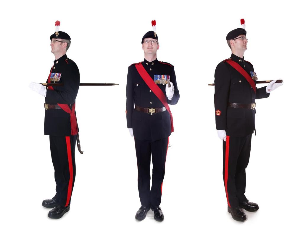 No.1 Ceremonial Dress Warrant Officers Items Ceremonial Beret, capbadge and hackle As per head dress direction. No.