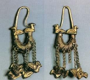 <Fig 8> Bird-Shaped Pendants earrings 6-4C BC Olbia, Ukraine, -http://www.heritage-images.com <Fig 6> Bird-Shaped Pendants Earrings 4C BC Kurhan 8, burial -http://www.brama.