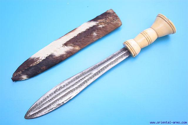The Fon people of Cameroon uses this dagger mostly as sign of hierarchy and prestige.