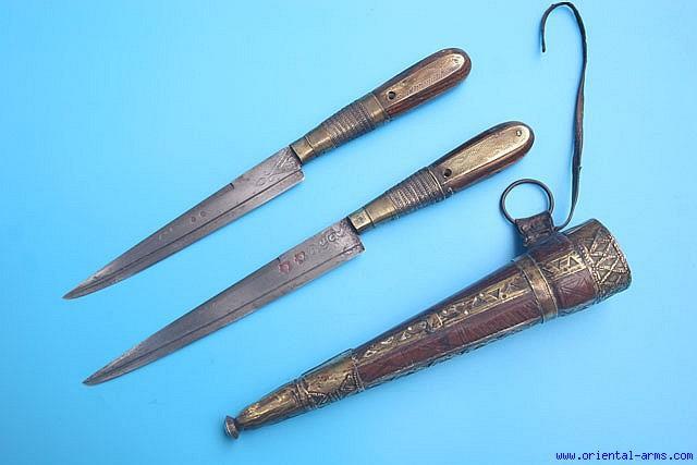 This style of knife is coming from the Bou-Saada region of southern Algeria and also known as Khodmi.