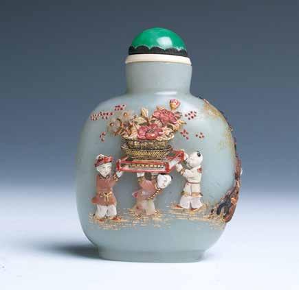 080 19 世纪青玉光素鼻烟壶津田家族后镶饰 A rare and fine 'Emellished' Jade Snuff Bottle, Kyoto, Tsuda School, 1920s, decorated with children playing and scholar's stone, the jade snuff bottle