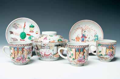 5cm x 5cm 215 十八十九世纪出口瓷器一组 A set of five porcelain ware, comprising two plates, three teacups and one tea bowl with cover, the cups,