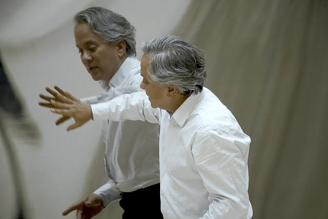 Anish Kapoor profile picture, 2007 Photo: Phillipe Chancel Anish Kapoor was born in 1954, Mumbai, India, and travelled to England in 1972 where he studied sculpture at Hornsey College of Art and then