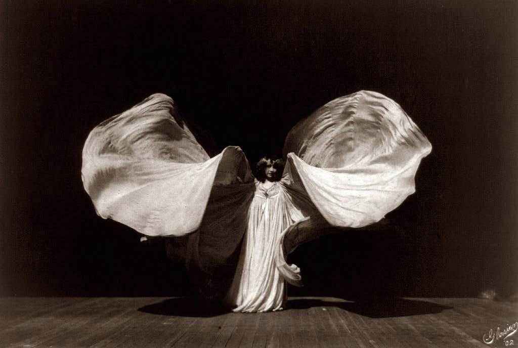 Volume in motion Loie Fuller Loie Fuller was an American dancer who was active in both modern dance and theatrical lightning.