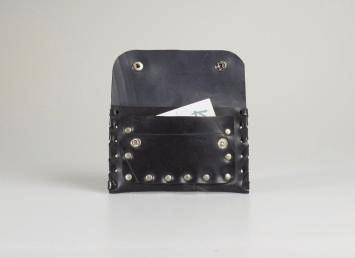 PURSES SQUARE PURSE The Square Purse melds designer appeal with KB s green, ethical design methods. Hand-stitched with rivetted front pocket. Pop-stud closure.