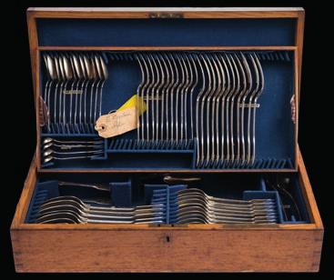 teaspoons, four salt spoons, eight tablespoons, twelve dessert spoons, two sauce ladles, gravy spoon and sugar tongs, contained in an oak canteen, total weight of silver 137.13ozs.