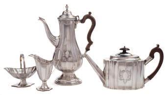 162 An Elkington silver plated samovar in the Adam style the waisted cover with urn-shaped finial, the body with banded foliate decoration and oval