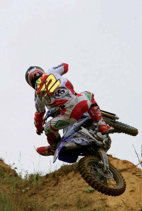 Acerbis has studied the weight distribution and many positions of the rider to develop these sophisticated race pants.