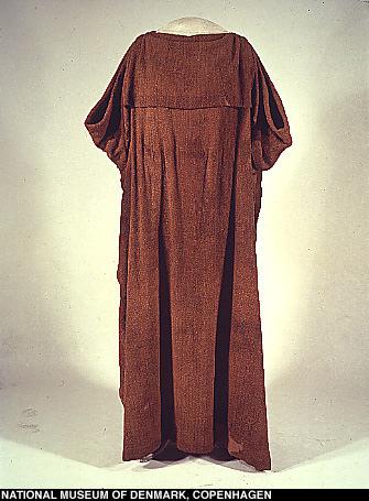 Dresses: Iron Age dresses appear to have been similar in style to the Roman Peplos, or tube dress, simply a tube of material pinned at each shoulder and belted at the waist.