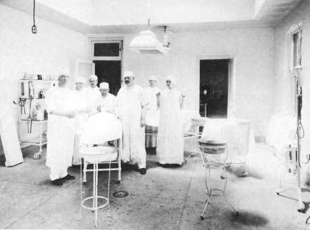 Grove 14 (http://homeoint.org/cazalet/reading/reading17.jpg) This picture is of an early 1900s operating room. This room is a mixture of clean and dirty.