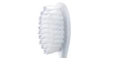 MULTI-FIT BRUSH WEW0936 Long bristles in the centre and at the edges clean both the teeth and the space between the teeth at the