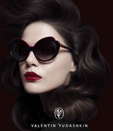 Einer Italia and Valentin Yudashkin: together till 2021 Einar Italia announces the early renewal of its license for the design, production and distribution of VALENTIN YUDASHKIN sunglasses and