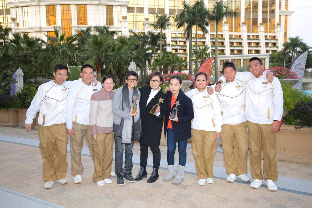 P004 Team members of Grand Resort Deck met with the winners and appreciated
