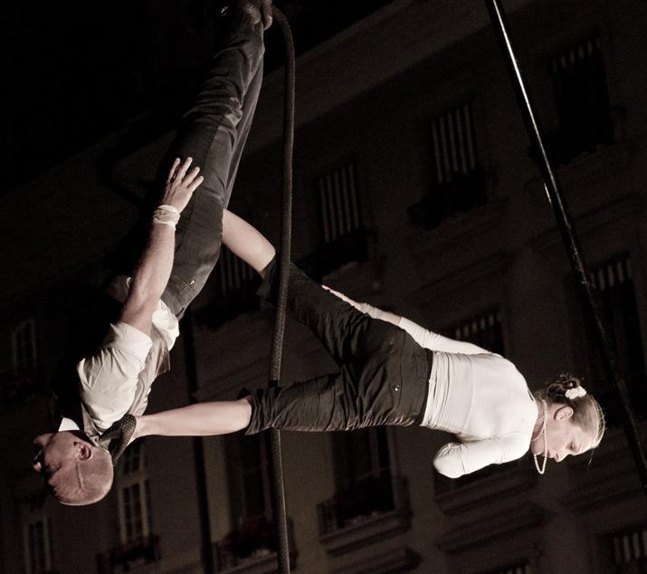 After presenting it over three years in 15 countries of Europe, they create two new performances: *CIRCUS* and "Nuptial Ropes".