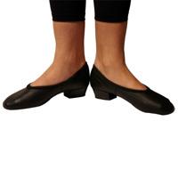 50 Paris - Ballet Shoe & Heel This shoe has the look of a ballet slipper, even down to the pleated toe, which enables the shoe to form to the shape of the foot. The split shoe increases flexibility.