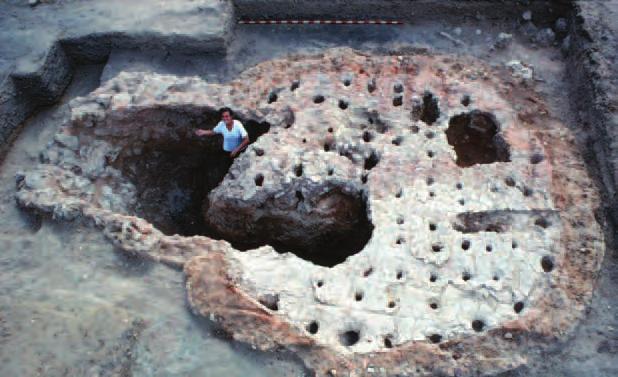 5m in diameter, and a striking praefurnium or furnace room, which is where vessels and other pottery were baked between the 2nd century BC and the beginning of the 1st century AD.