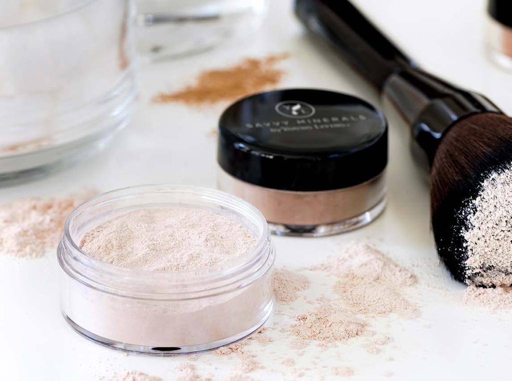 BRONZER A hint of summer to warm up your look, year-round; can be used for a light glow or to contour VEIL