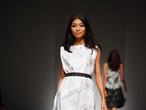 Jane Hu Ever since pursuing a career in fashion design many years ago, Jane Hu has taken a low-key approach to design