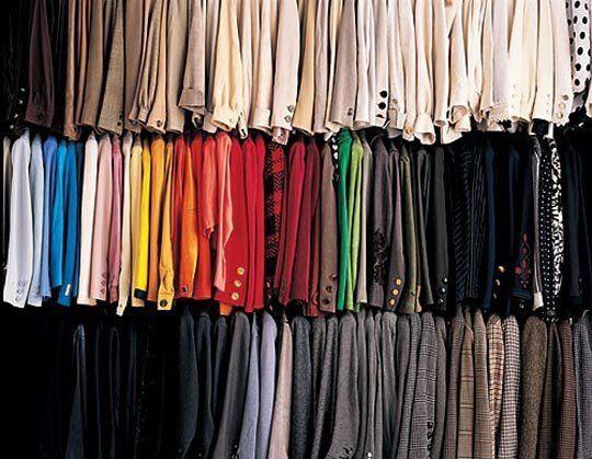 Organize Your Closet by Color While we're on the topic of color, the best way to organize your closet is by item, by color.