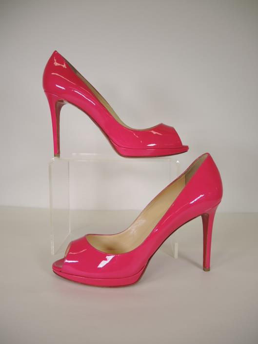 CHRISTIAN LOUBOUTIN Hot Pink Patent Very Prive 100 Peep Toe Pumps, Size 8.5 Retailed for $845, sold in one day for $399.