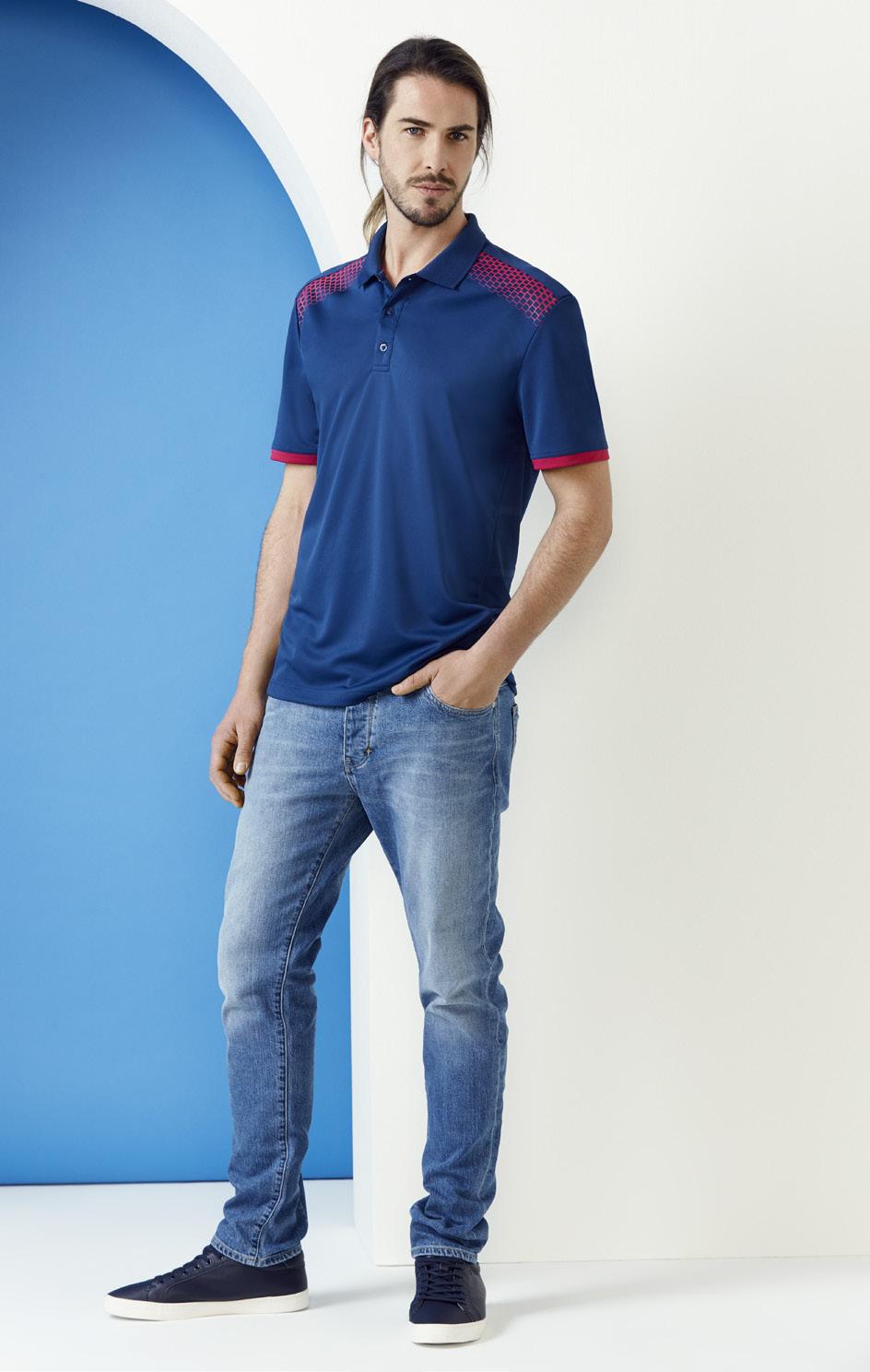 URBAN SPORT_ How we wear it A smart polo with casual jeans creates a