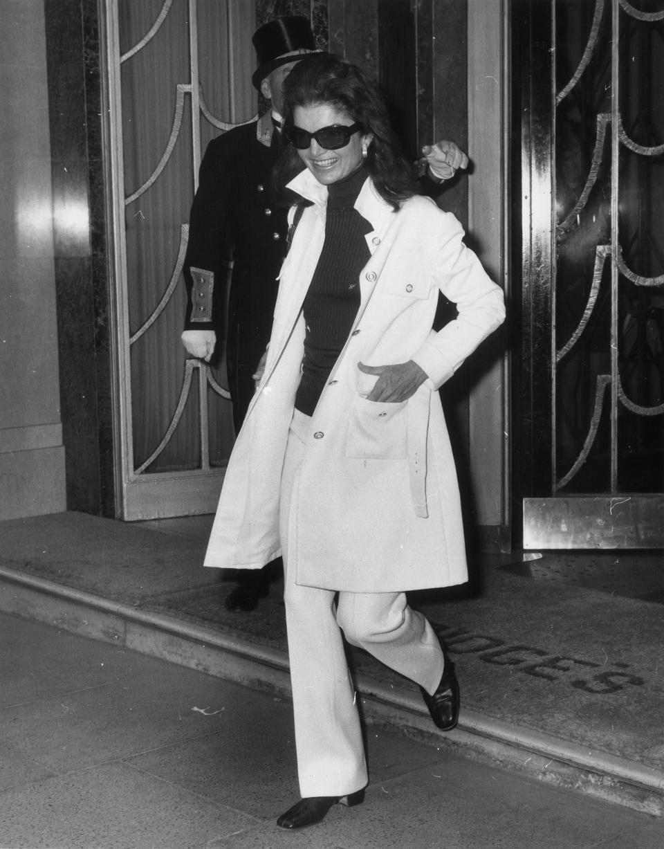 5. Jacqueline Kennedy Onassis: Chic Simple Jackie Onassis (1929-1994), widow of American President John F Kennedy and wife of Greek born Argentinian ship owner Aristotle Onassis, leaving Claridges