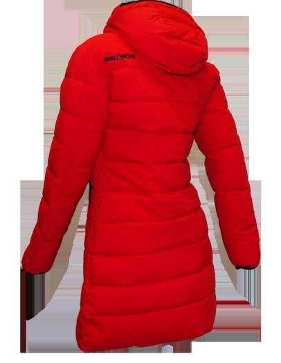 SUNAPEE An insulated three-quarter length coat with a partitioned structure that helps conserve heat during your wintertime urban outings.