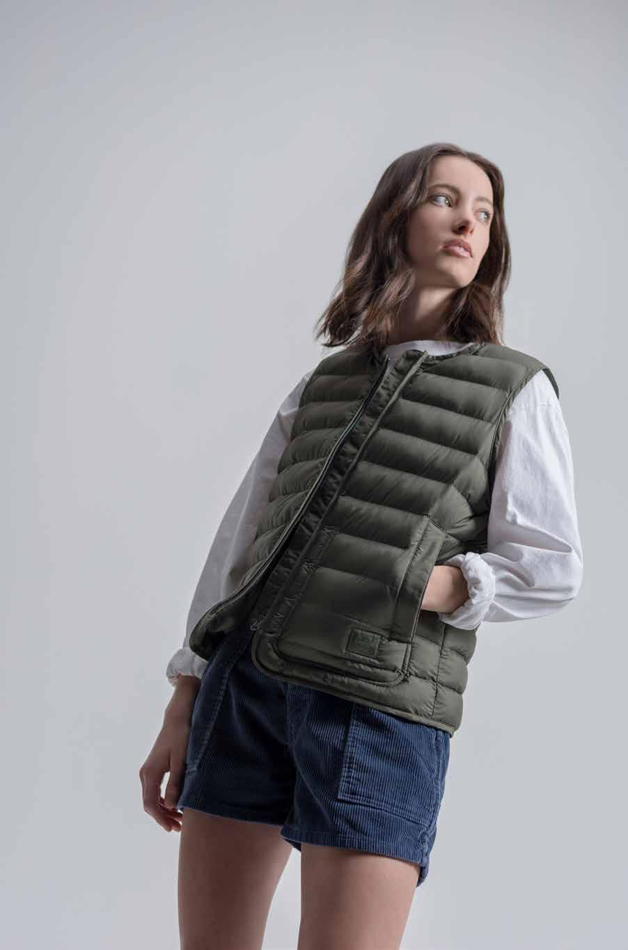 DESIGNED FOR COOL WEATHER DISCOVERIES, THE INSULATED COLLECTION COMBINES THERMAL EFFICIENCY WITH MODERN DESIGN.