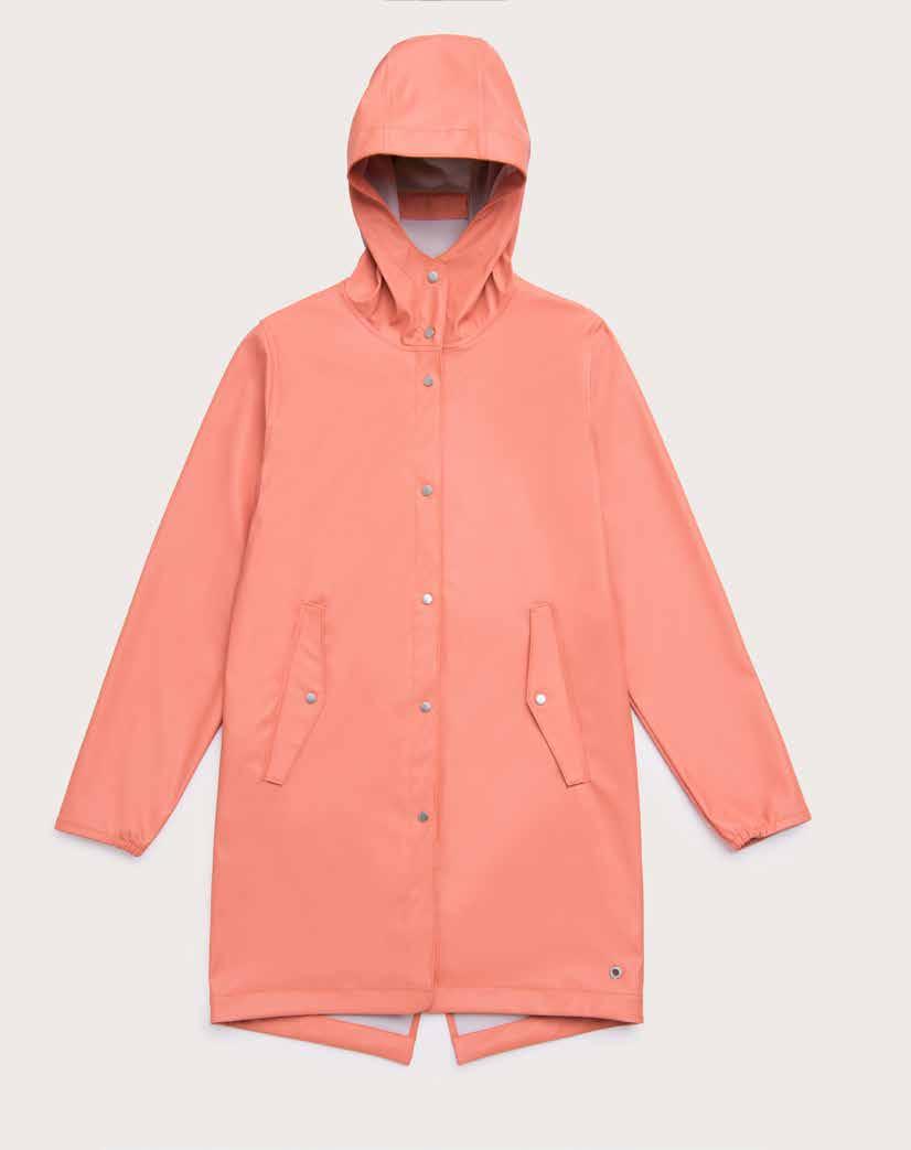 104 WOMEN'S XS S M L XL XS S M L XL 15007 PARKA WOMEN'S 40002 FISHTAIL WOMEN'S The hooded Rainwear Women's Parka combines a waterproof stretch fabric with strategically welded seams for maximum
