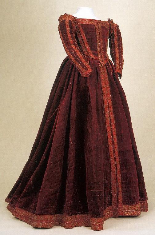 The skirt during this period was tailored to create a conical silhouette, with closely placed pleats at the hips and back of the sottana (Orsi-Landini and Niccoli 85).