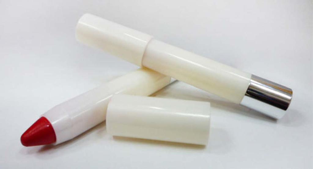 Pudgy pen This lightweight, creamy & silky formula is easy to wear and make