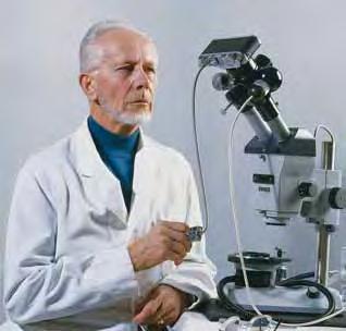 His last microscope was a Zeiss SV11 with an advanced camera attachment and special exposure timing device, which he used for the new Photoatlas volumes (2005 and 2006). Dr.