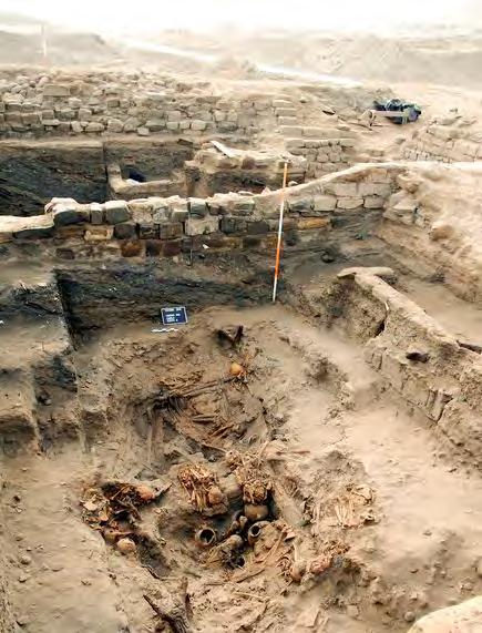 Big Dig Photograph courtesy Université libre de Bruxelles Skeletons and ceramic grave goods emerge from the newfound burial site at Pachacamac, not far from Lima.