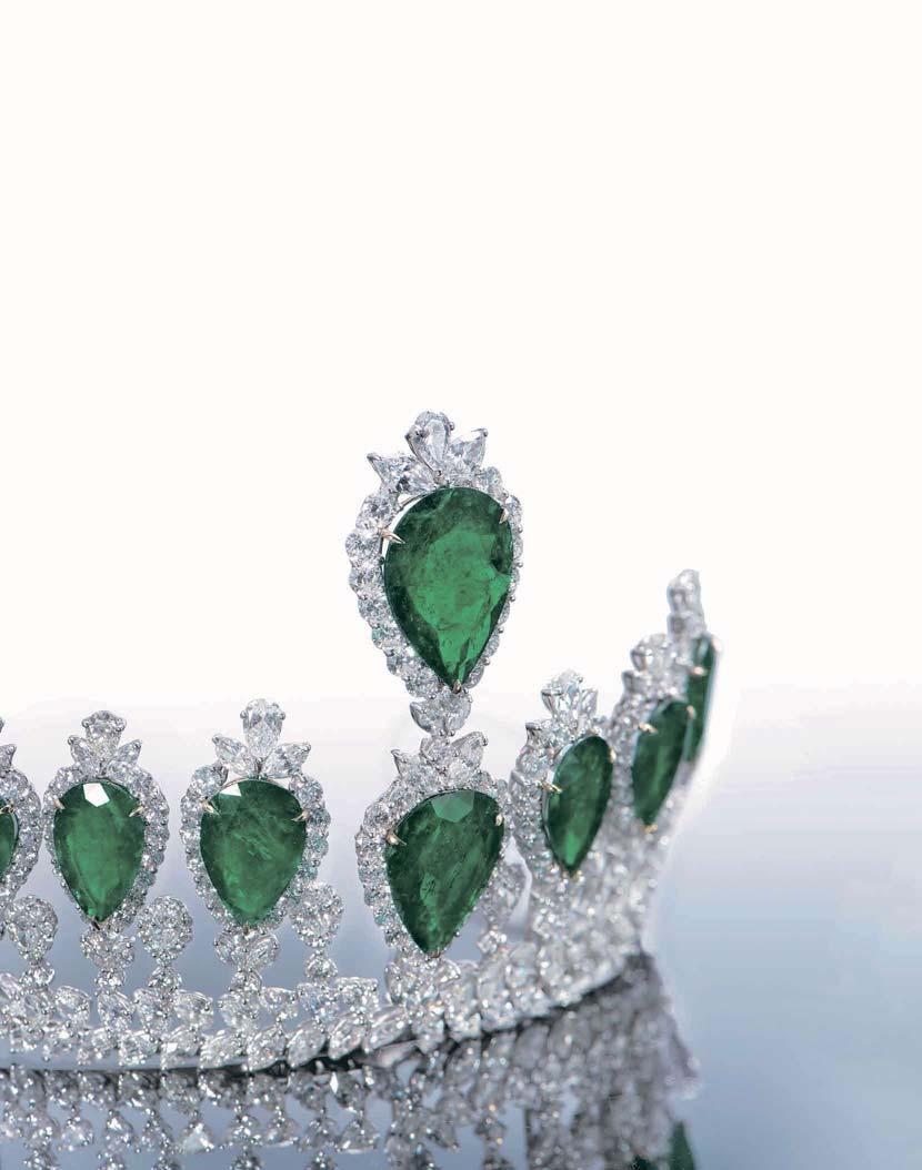 2529 A COLOMBIAN EMERALD AND DIAMOND TIARA/NECKLACE Accompanied by report number CDC1503925 / 1-8 dated 02 April 2015 from the CDC stating that all