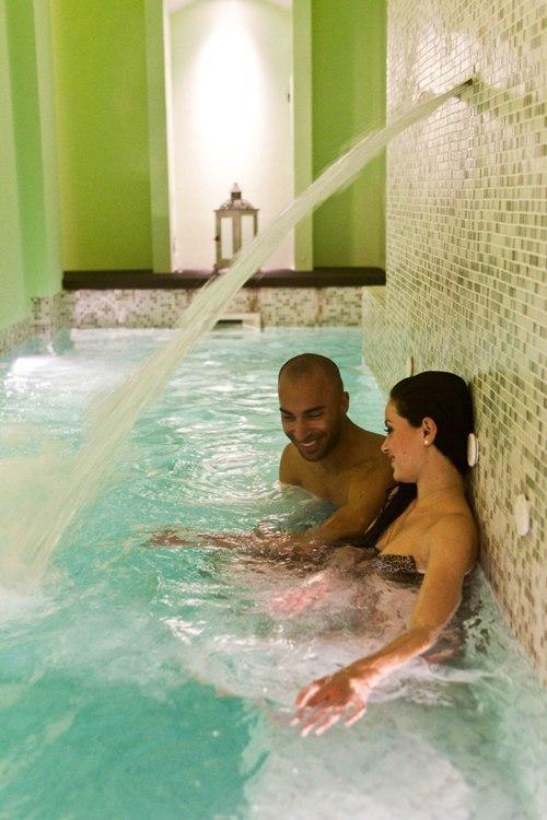 hydro massage, a Jacuzzi, a sauna, a steam bath, as well as a variety of beauty