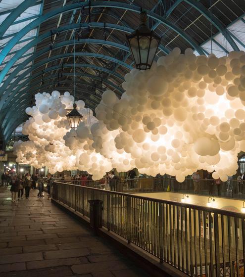 Design, fashion & lifestyle A floating cloud over Covent Garden Until September 27 London s Convent Garden Market will host an installation titled Heartbeat by French artist Charles Pétillon: