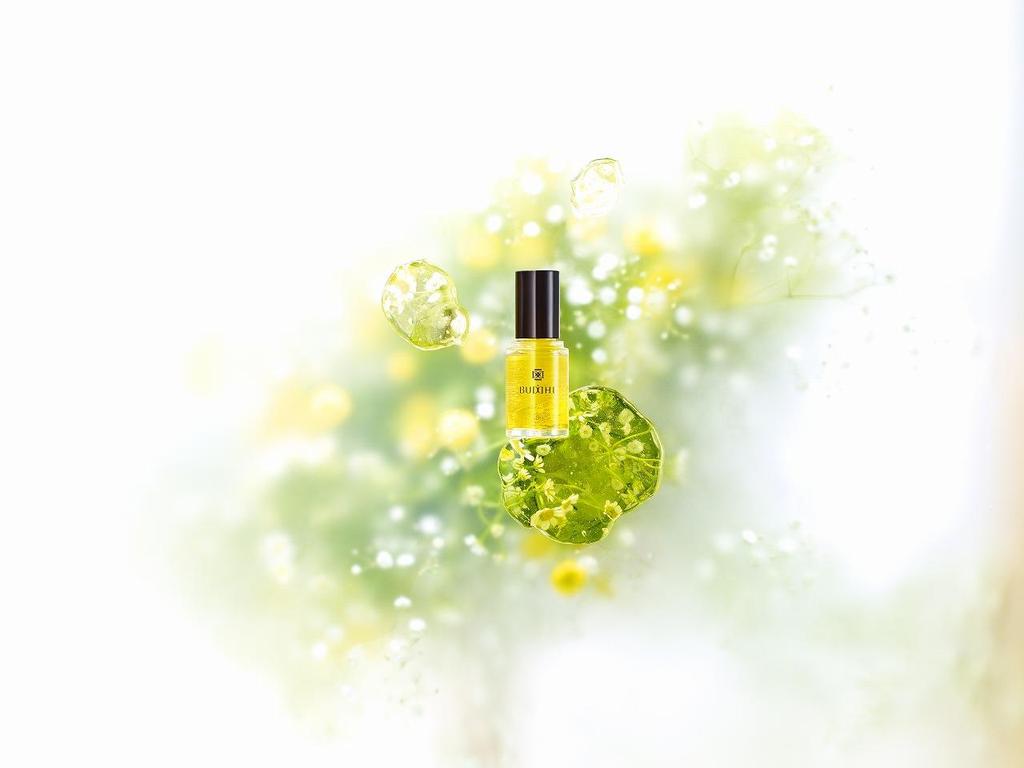 Nectar aroma of flowers evoking soft femininity MITSU 蜜 - The aroma of MITSU is full of elegance and gorgeousness - like nectar from thousands of freshly picked flowers which is a collection of a gem