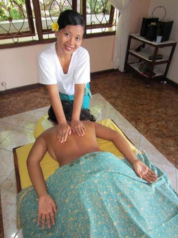 students are working to the highest standards. But why would Balinese massage was special? Aaaaaah... Let's just say it's something between Thai massage strength and classical massage oils.