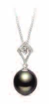 527) non-breakable stainless steel makeup mirror, valued at HK$199, for free with the onboard purchase of Toscow South Pacific Exotic: Adriana 18K White Gold & Diamond Tahitian Pearl Pendant.